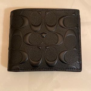 COACH COMPACT ID WALLET IN SIGNATURE LEATHER